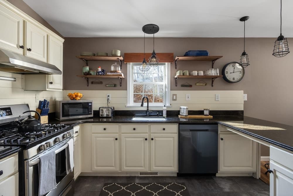 Industrial Chic Catskills All-season Getaway