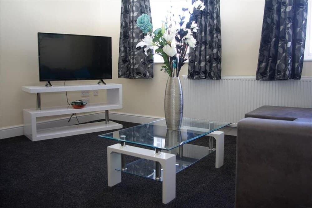 The Roaches Suite - Premier Serviced Accommodation