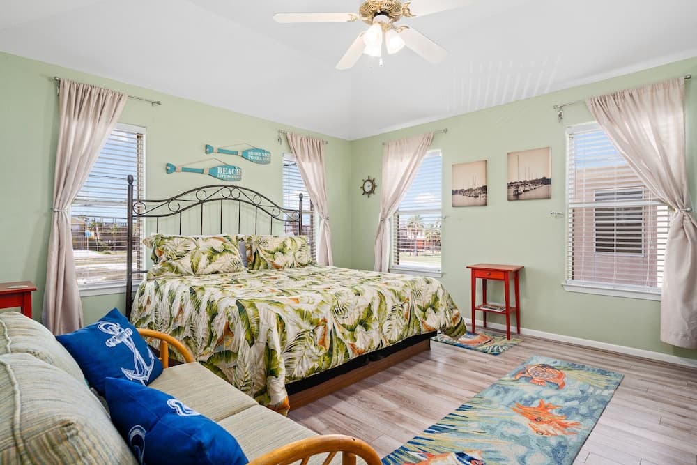 Salt Life Bay Getaway