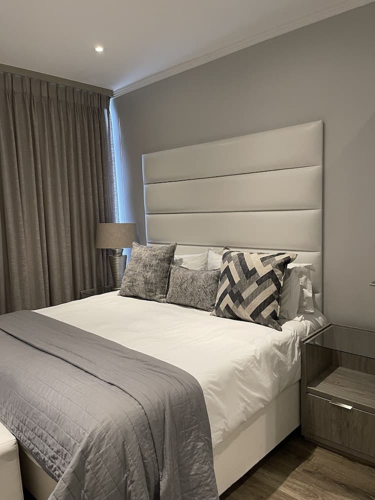 Sandton Smart Apartment Fourteen