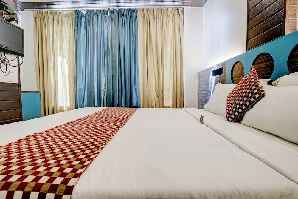 Hotel RR Suites - Near LODHA Xperia Mall