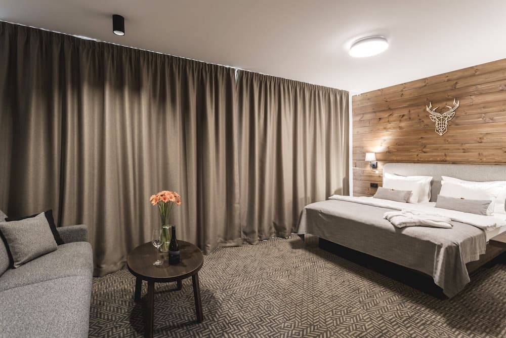 ARIETES MARMONT RESORT