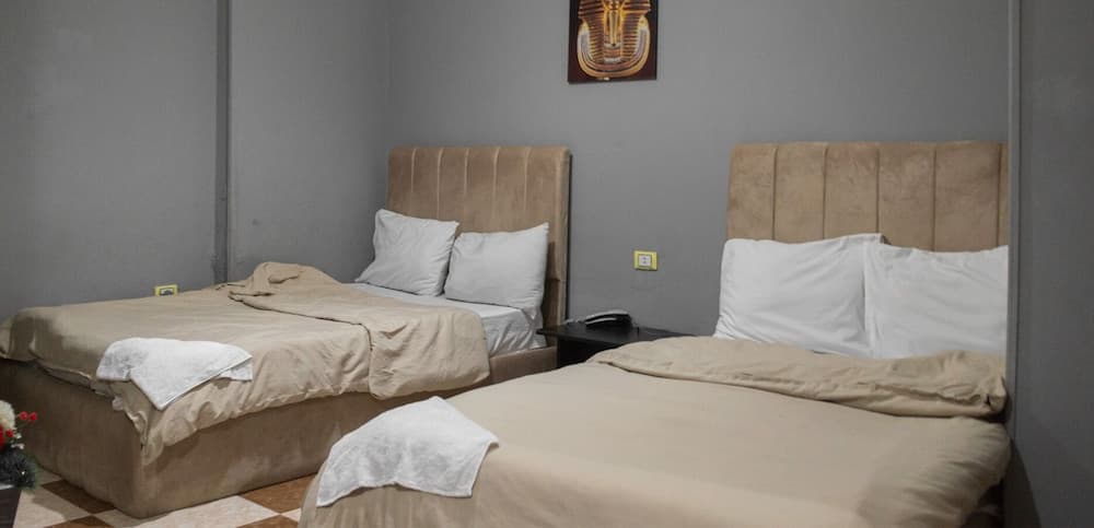 Pyramids stars view Inn