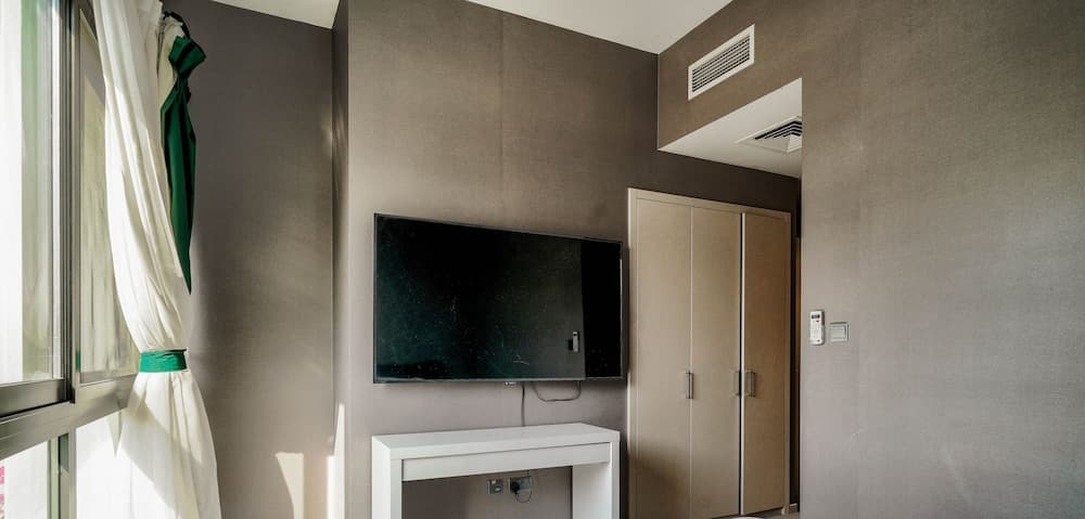 KOHH – 3BR Townhouse in Claret