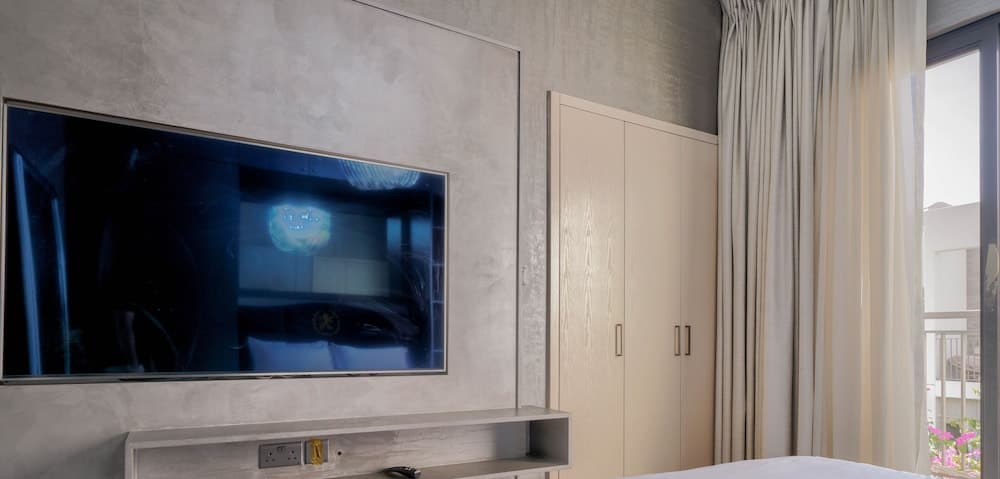 KOHH – 3BR Townhouse in Claret