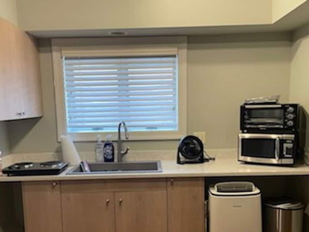 Feel Cozy At Home In Cio A Clean Bright Welcoming Private Updated Room