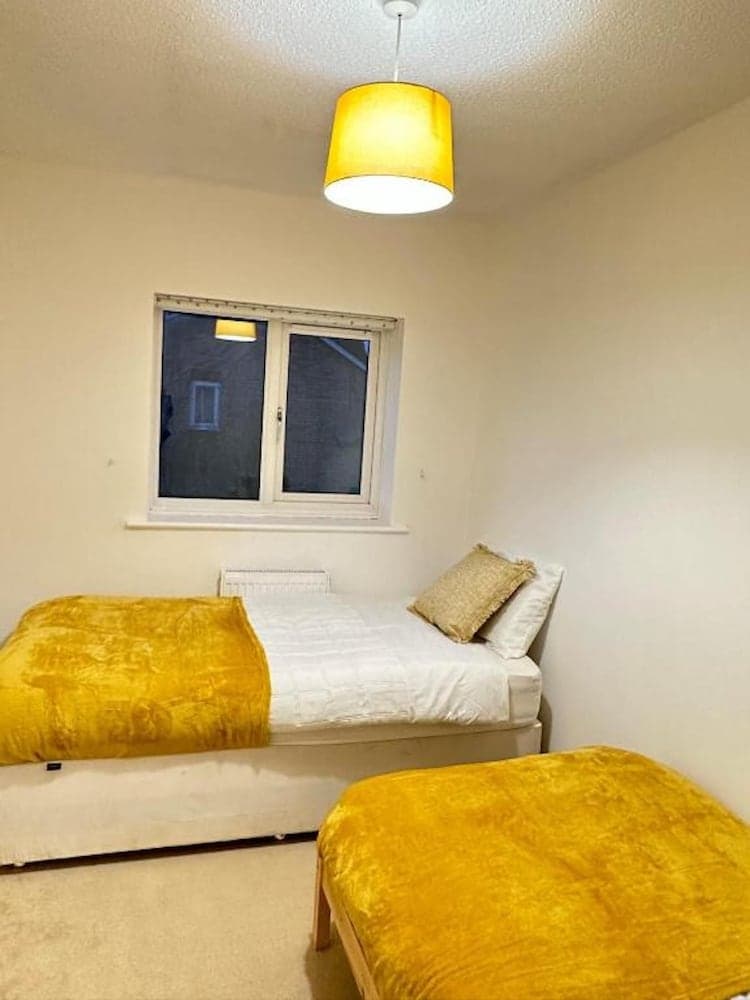 Entire Beautiful 2 Bedroom House With Free Parking Manchester