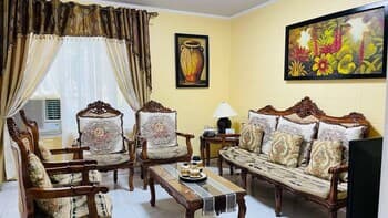 House w 3 Bedrooms And 3 Baths - Free Parking