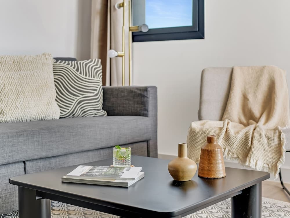 Sanders Crystal 2 - Humble 1-bdr Apt With Shared Rooftop