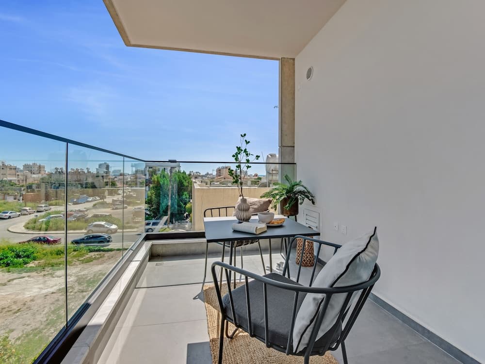 Sanders Crystal 2 - Lovely 2-bdr Apt With Shared Rooftop