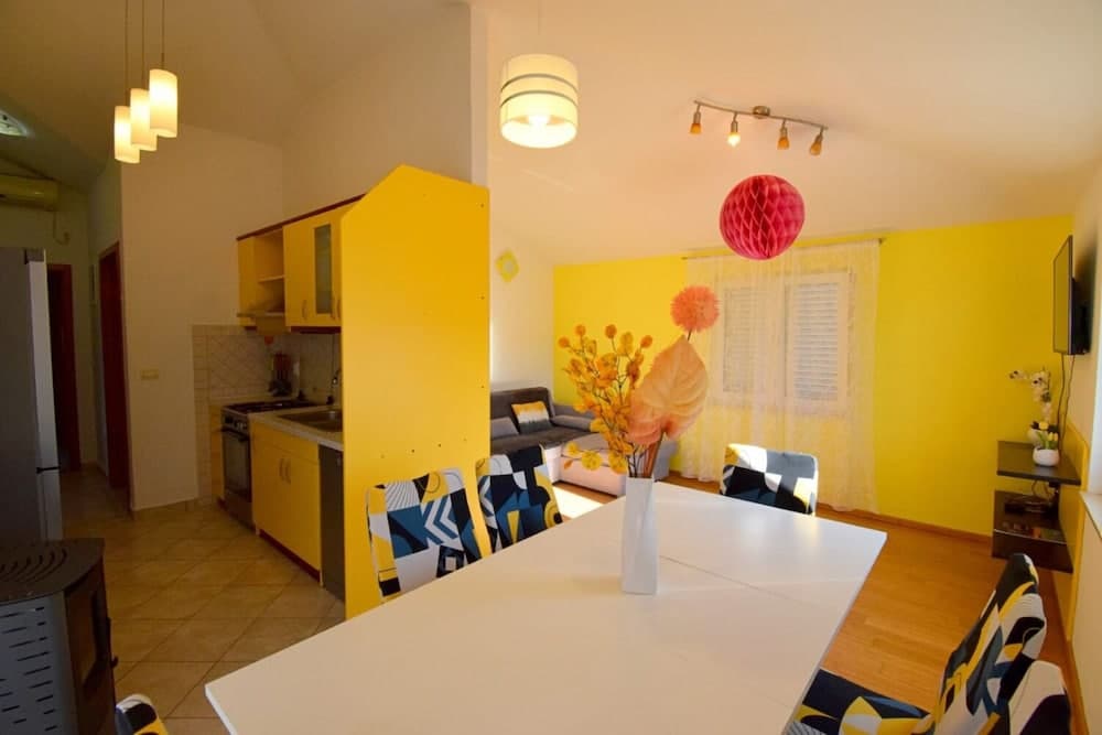 Pero - Free Parking - A1- Žuti