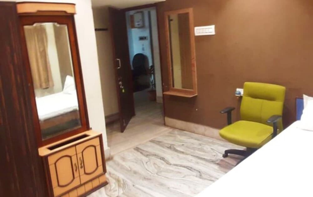 Goroomgo Sai Guest House Jadavpur Kolkata