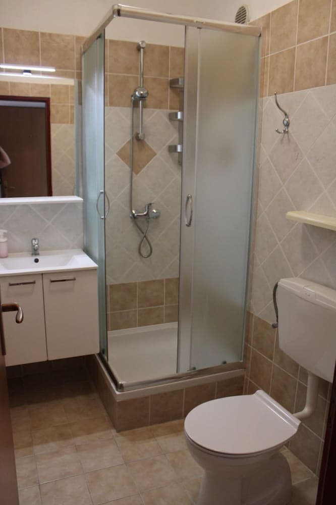 Lina - 30m From the Beach - SA6