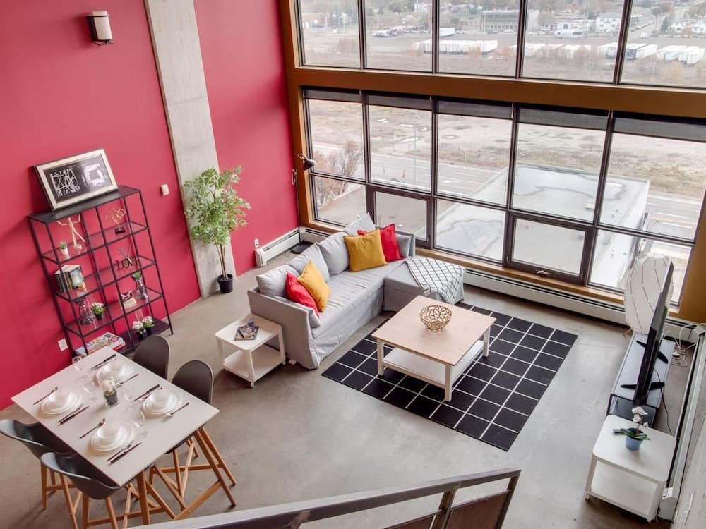 Penthouse Loft w Prking Rooftop Patio BBQ Coffee