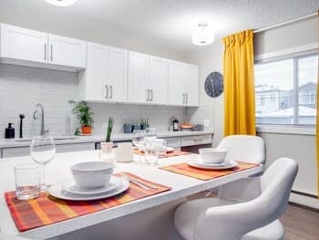 Gorgeous 2Br Condo w Parking Patio Coffee