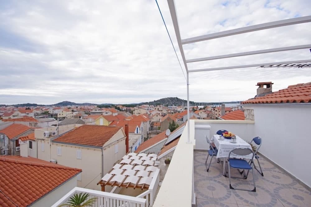 Ines - Central With Free Parking - A2