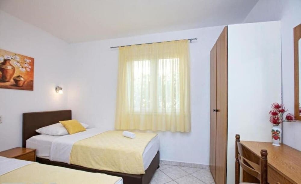 Mirka - With Heated Pool - H