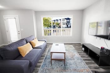 Luxurious 2 Bedroom Townhouse in South Winnipeg