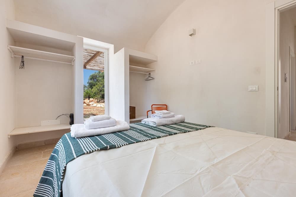 2499 Trulli La Meringa by Perle di Puglia