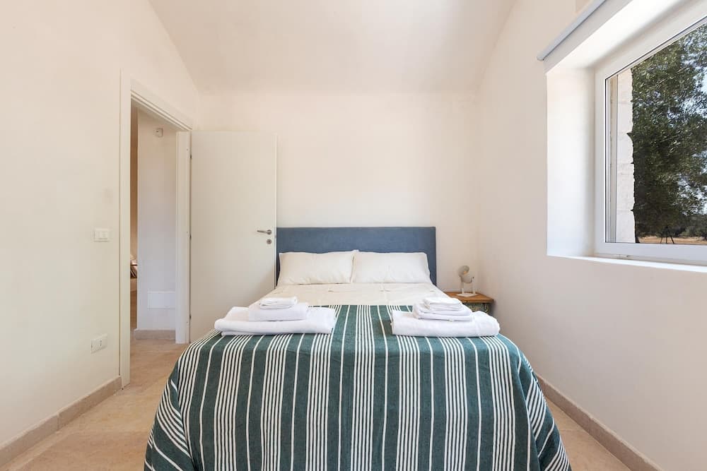 2499 Trulli La Meringa by Perle di Puglia