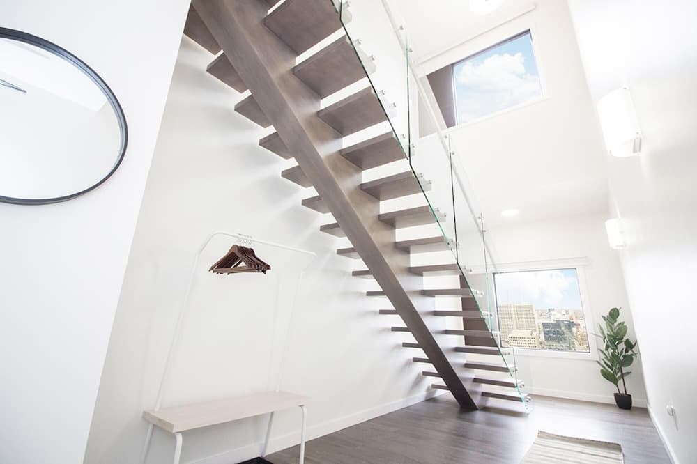 Luxurious 2 bed 2 Bath Penthouse on 23rd Floor PH1 Downtown