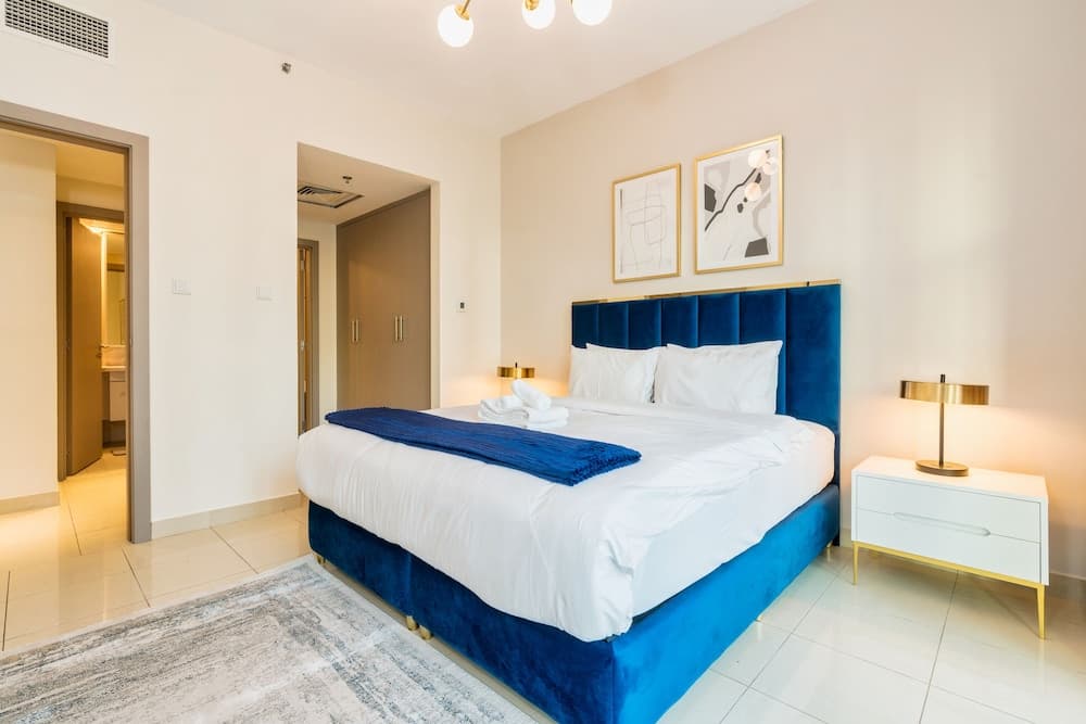 Luxurious 1B With Opera & fountains views