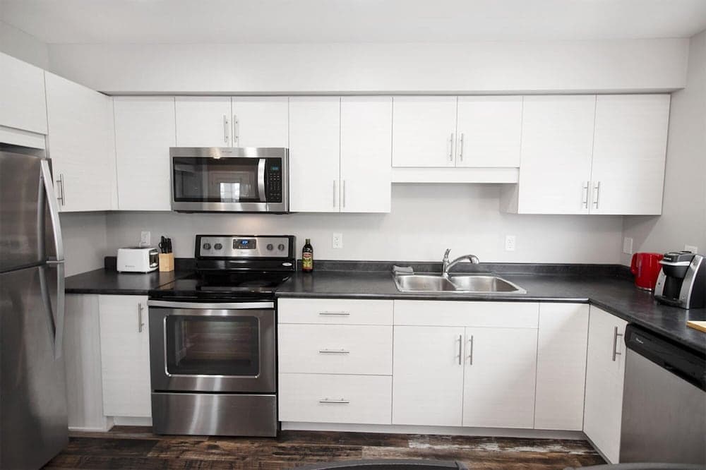 Beautiful South Winnipeg 4 Bdrm 2 Bath Townhouse