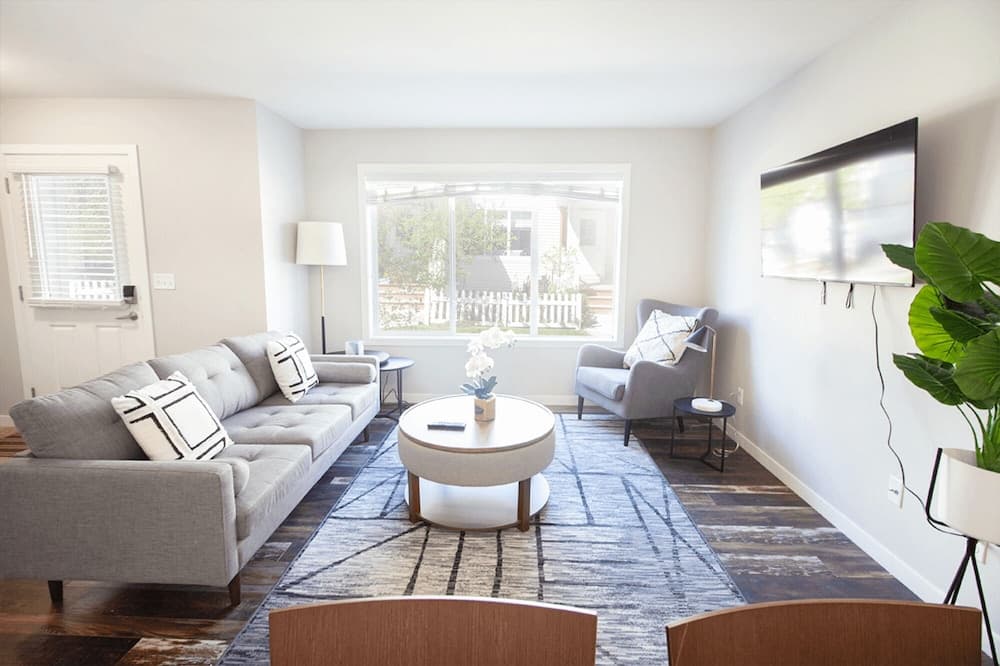 3BR Condo With Free Parking and In-suite Laundry