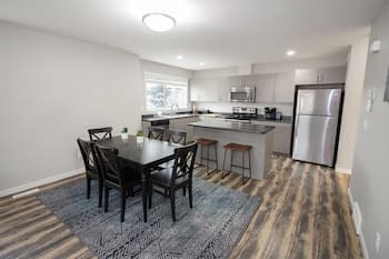 Gorgeous 4 Bedroom Townhouse in South Winnipeg