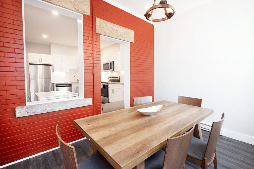 Unique 3BR 2bath Quadplex Free Parking Laundry