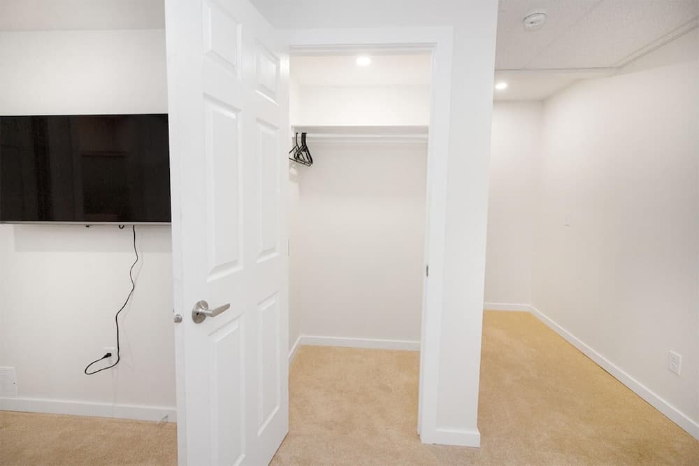 Modern and Comfortable Townhouse in South Winnipeg