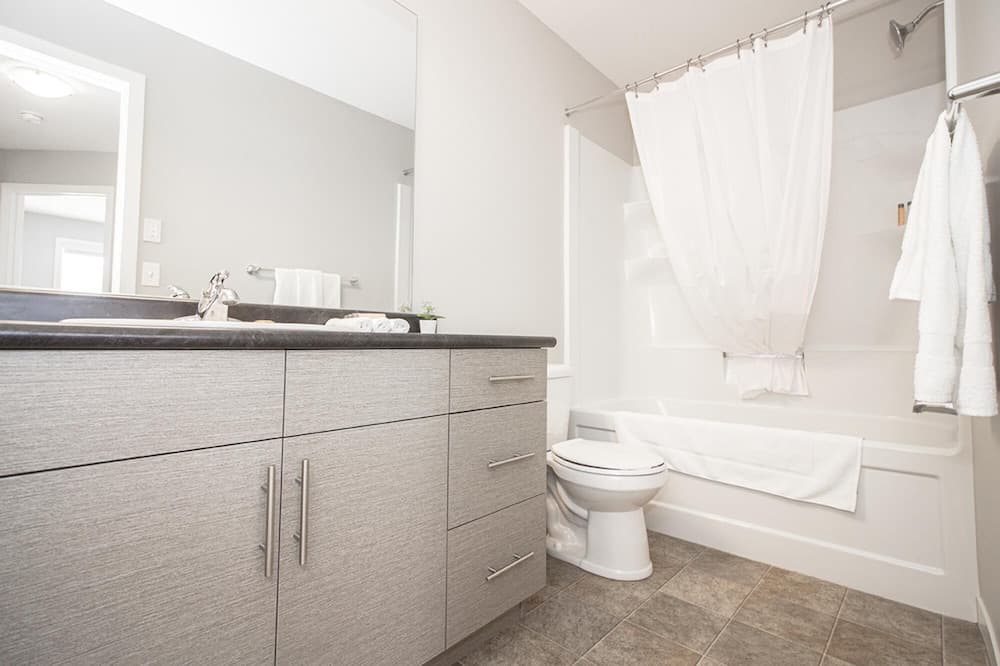 Stunning 3 Bedroom Townhouse