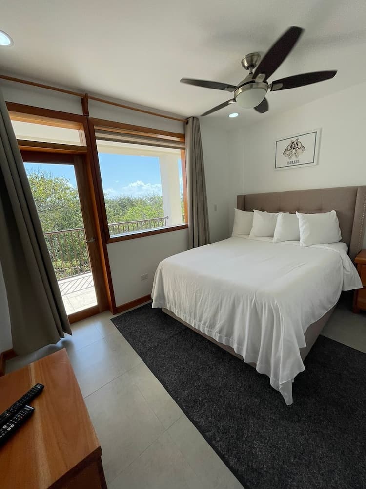 Fleet Grand Baymen Condominiums