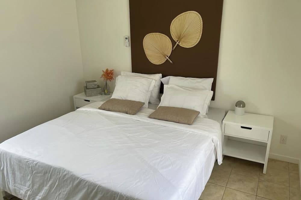 3 Bed Villa Sleeps 5 With Pets & Enclosed Garden