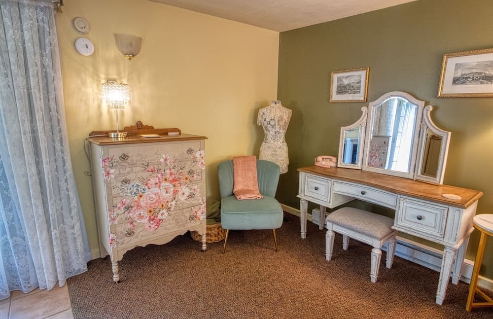 Country Willows Inn and Estate