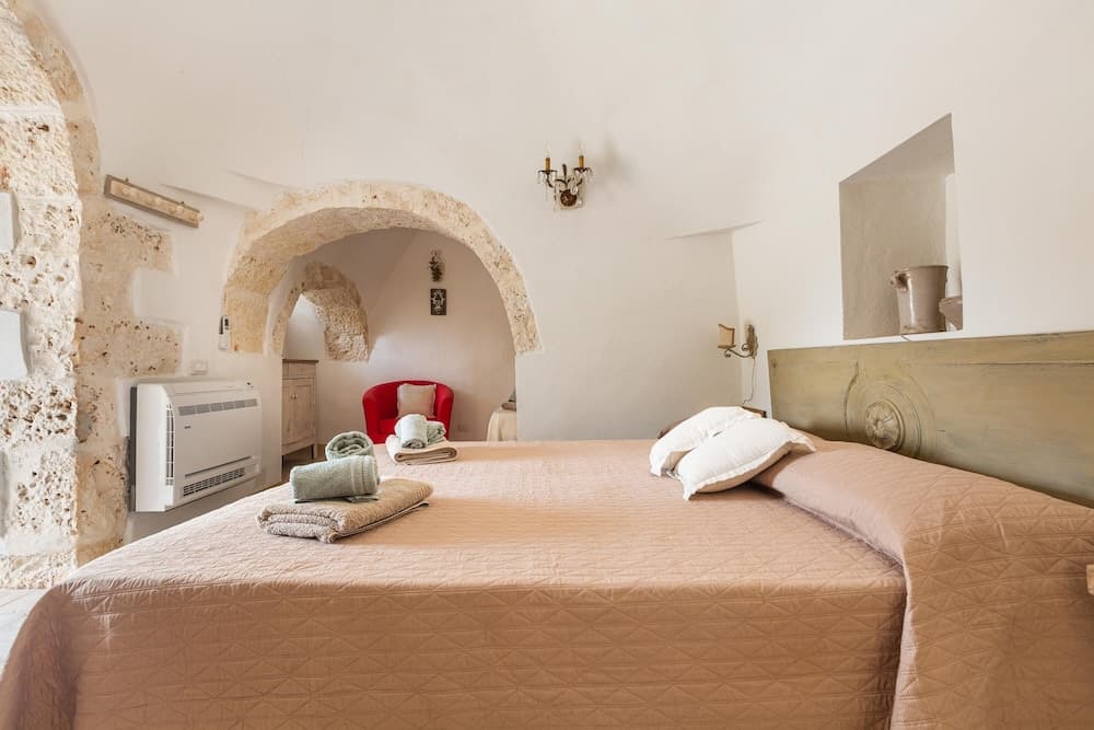 2770 Uliveto Valeria - Trullo Melograno by Perle di Puglia