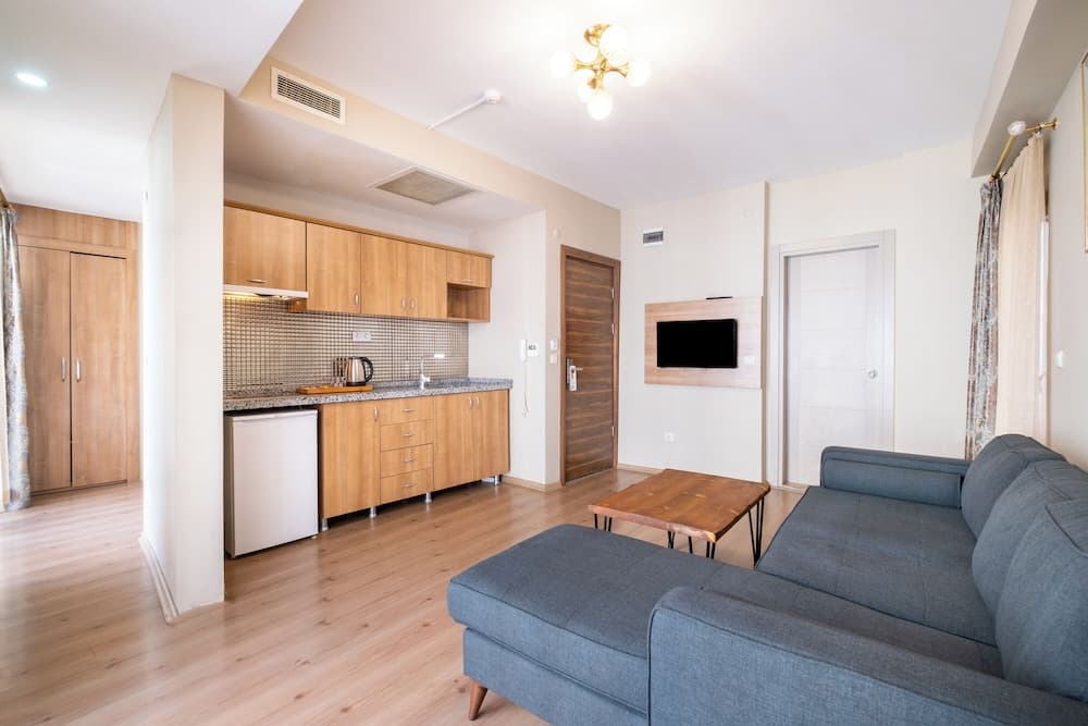 Lavin Hotel & Suites