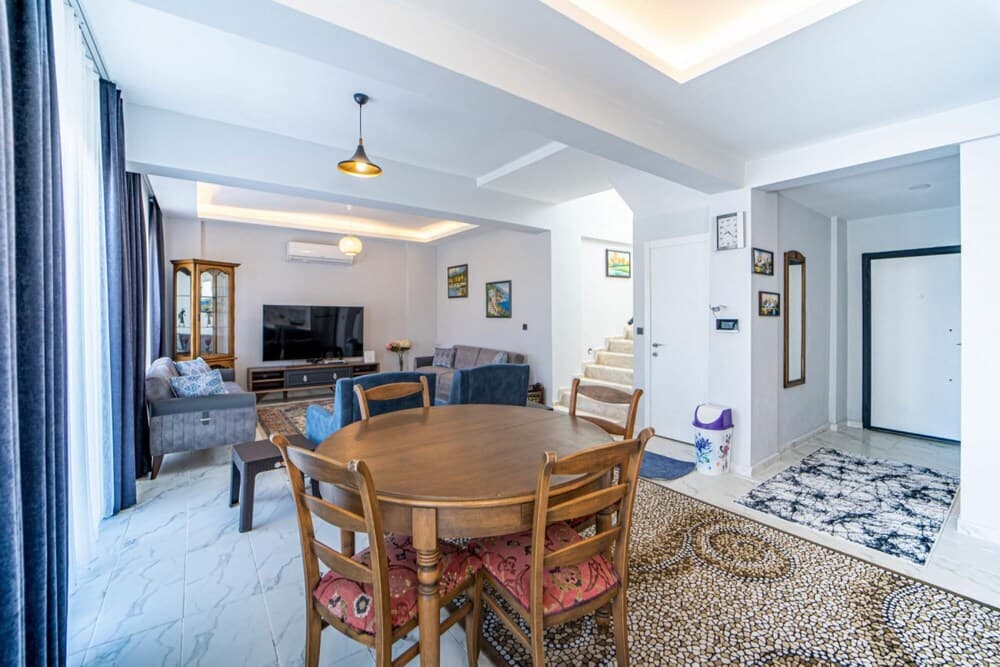 House With Private Pool and Backyard in Fethiye