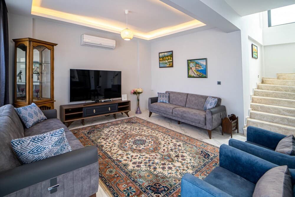 House With Private Pool and Backyard in Fethiye