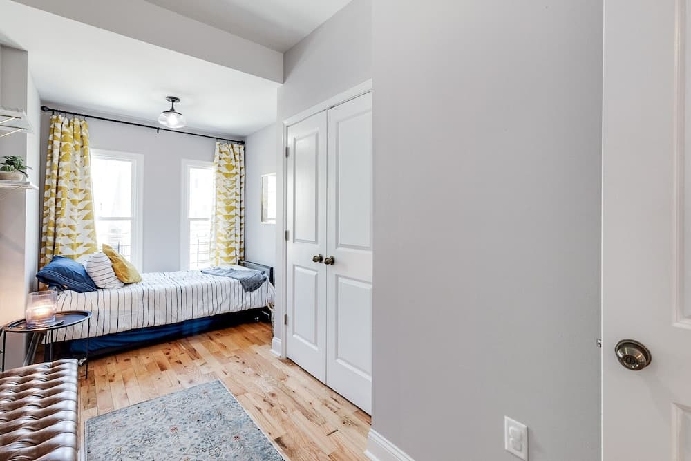 Trendy Fairmount Gem Roof Deck