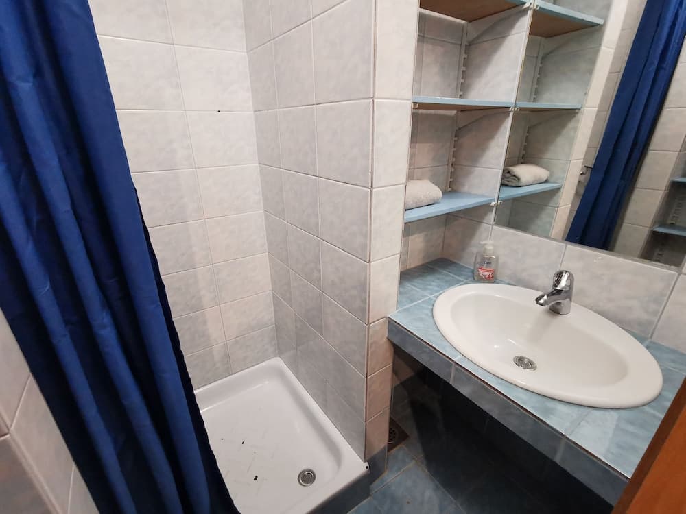 Apartment for four with free parking