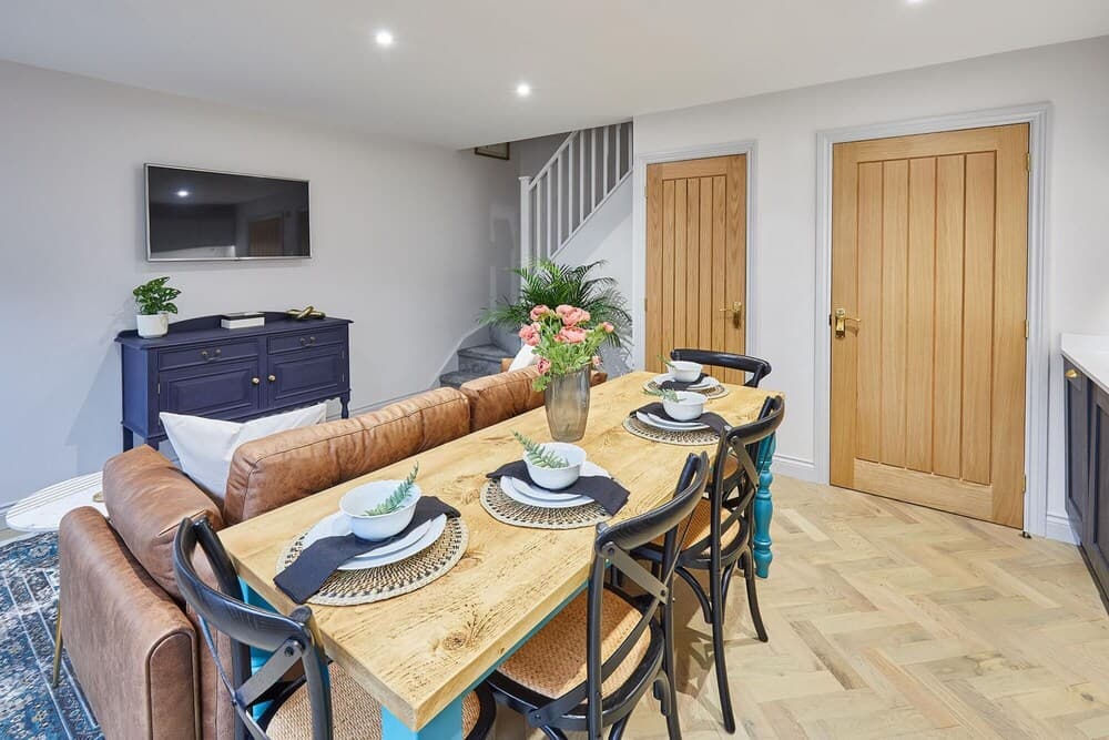 Host Stay The Feather Black Swan Mews