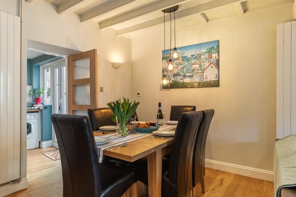 A Stone s Throw - Sea Views Yards From Beach