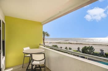 Condo di Cocco 3-oceanfront Dog Friendly w Pool