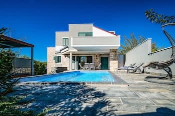 Villa Dana - Private Heated Pool