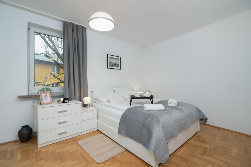 Apartment With Balcony Cracow by Renters