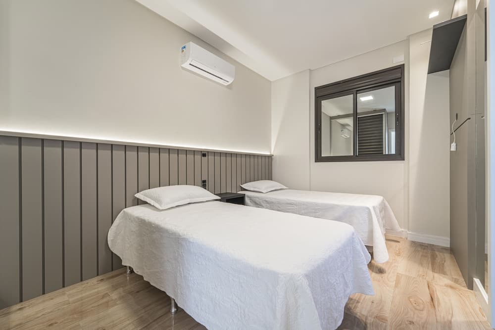 884B -Aluguel alto padrão em Bombinhas