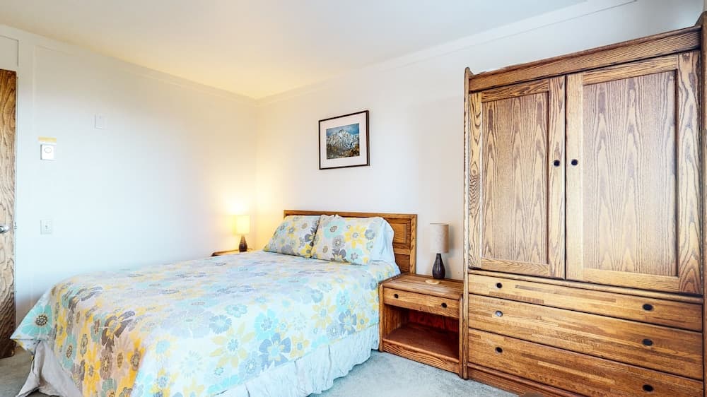 Mammoth Point #106 2 Bedroom Condo by RedAwning