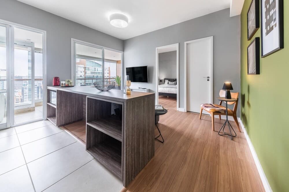 Apartamento Encantador com Sacada Vila Ol Mpia