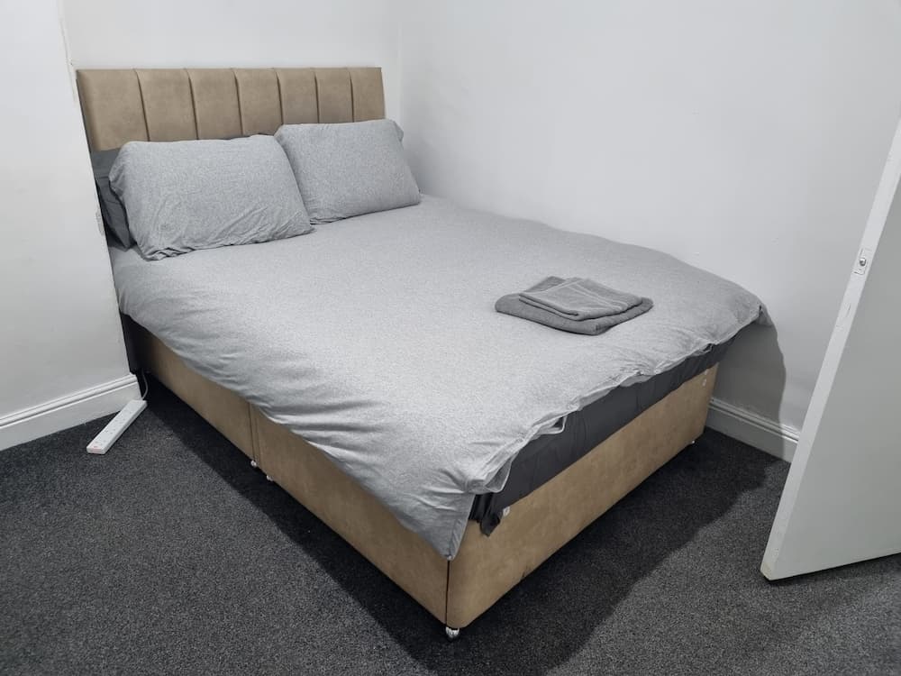 Lovely 2-bed House in Smethwick, Birmingham tn